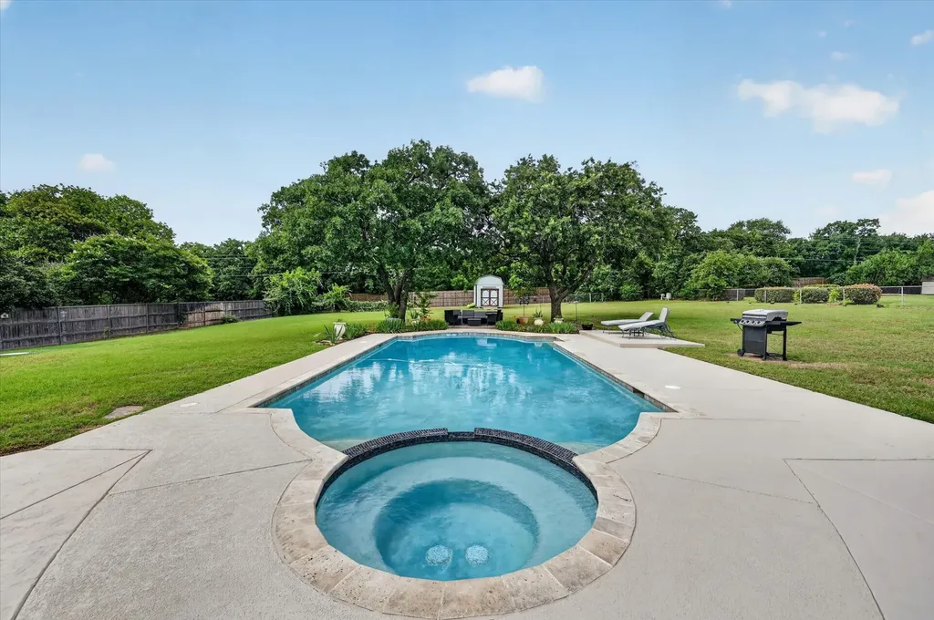 200 Cross Timbers Drive Double Oak TX 75077