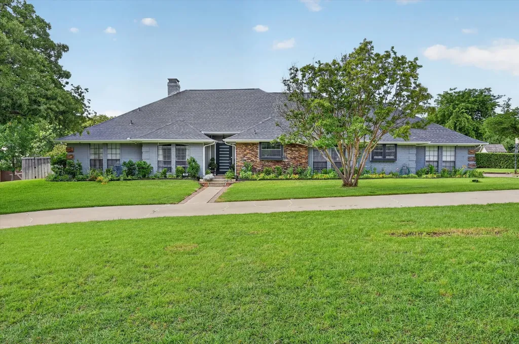 200 Cross Timbers Drive Double Oak TX 75077
