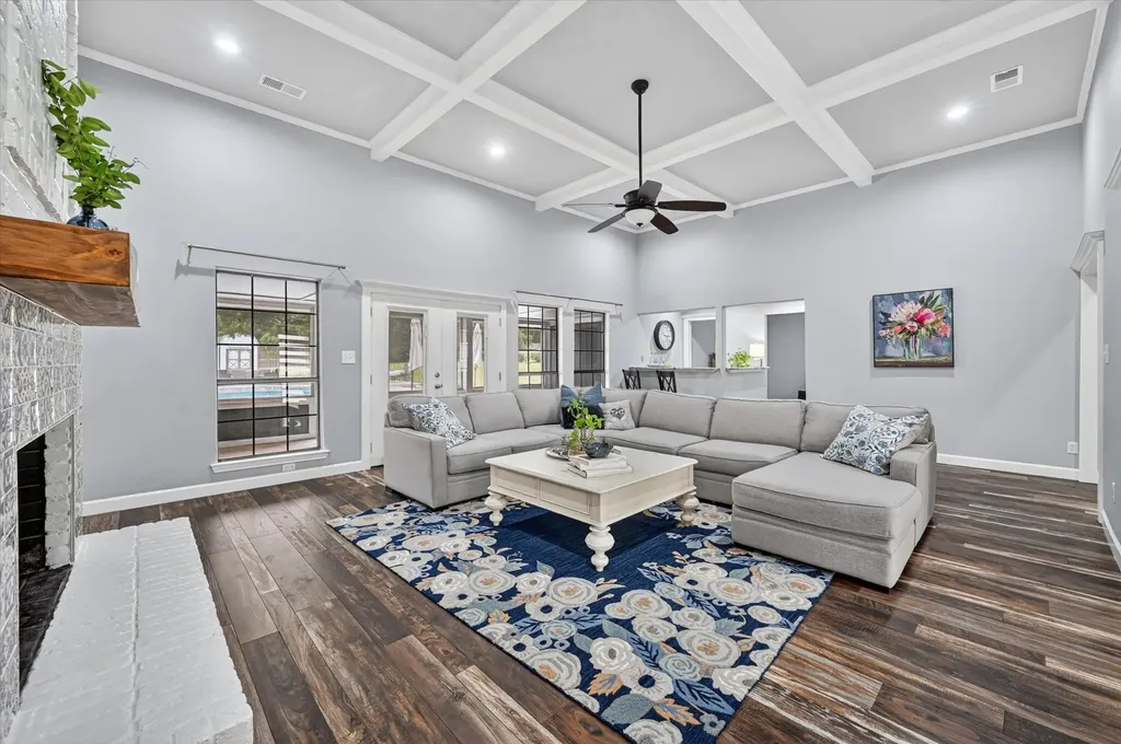 200 Cross Timbers Drive Double Oak TX 75077