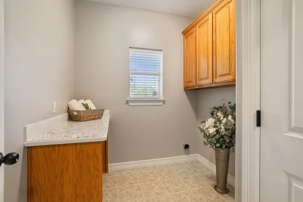 303 Celtic Road Howe TX 75459