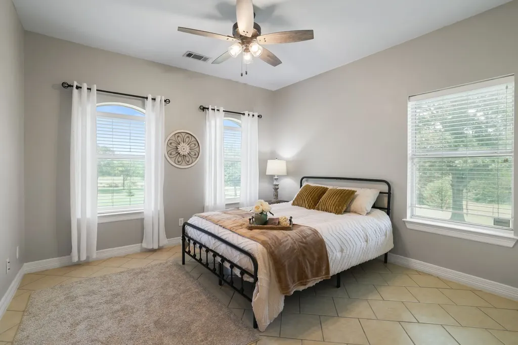 303 Celtic Road Howe TX 75459