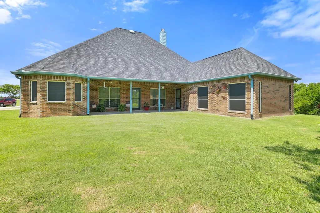 303 Celtic Road Howe TX 75459