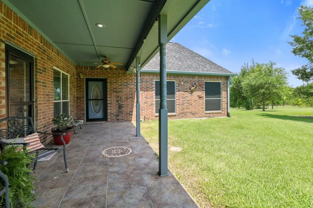 303 Celtic Road Howe TX 75459