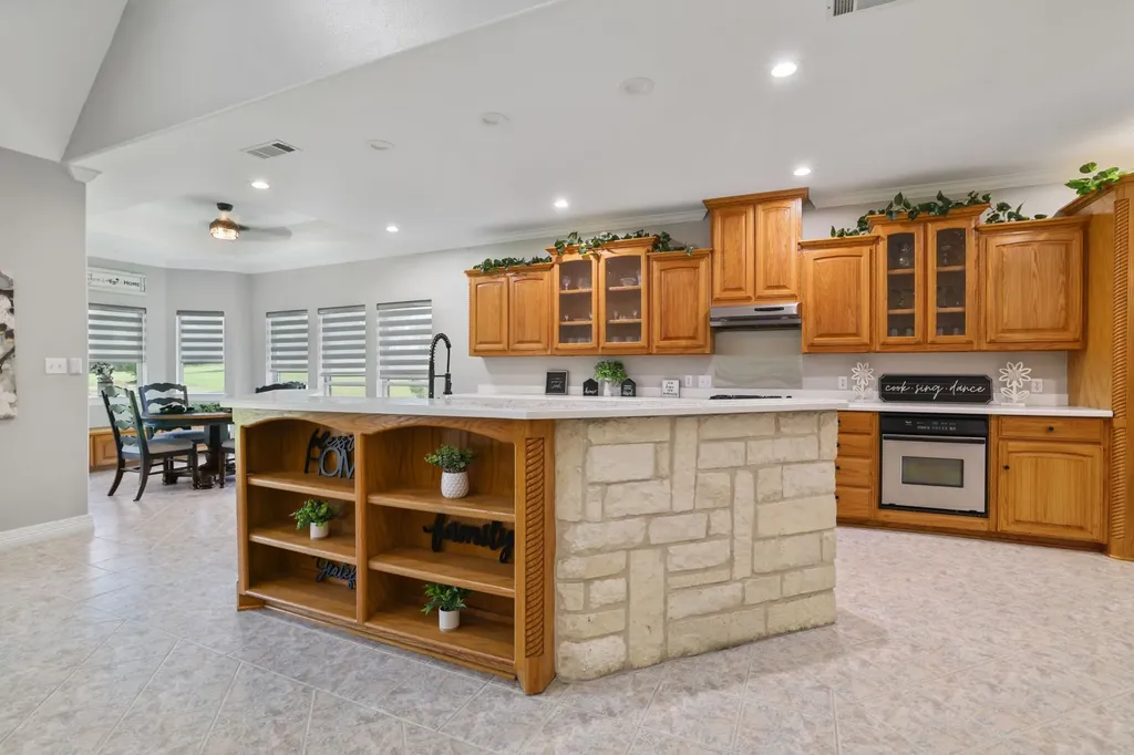 303 Celtic Road Howe TX 75459