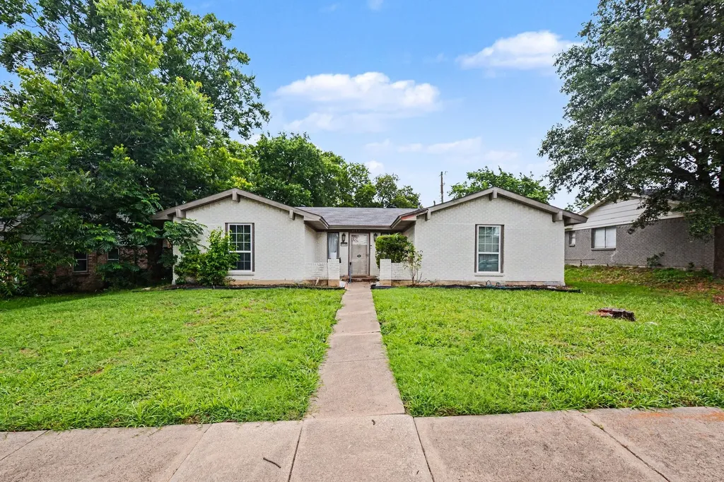 4133 Logan Street Irving TX 75062