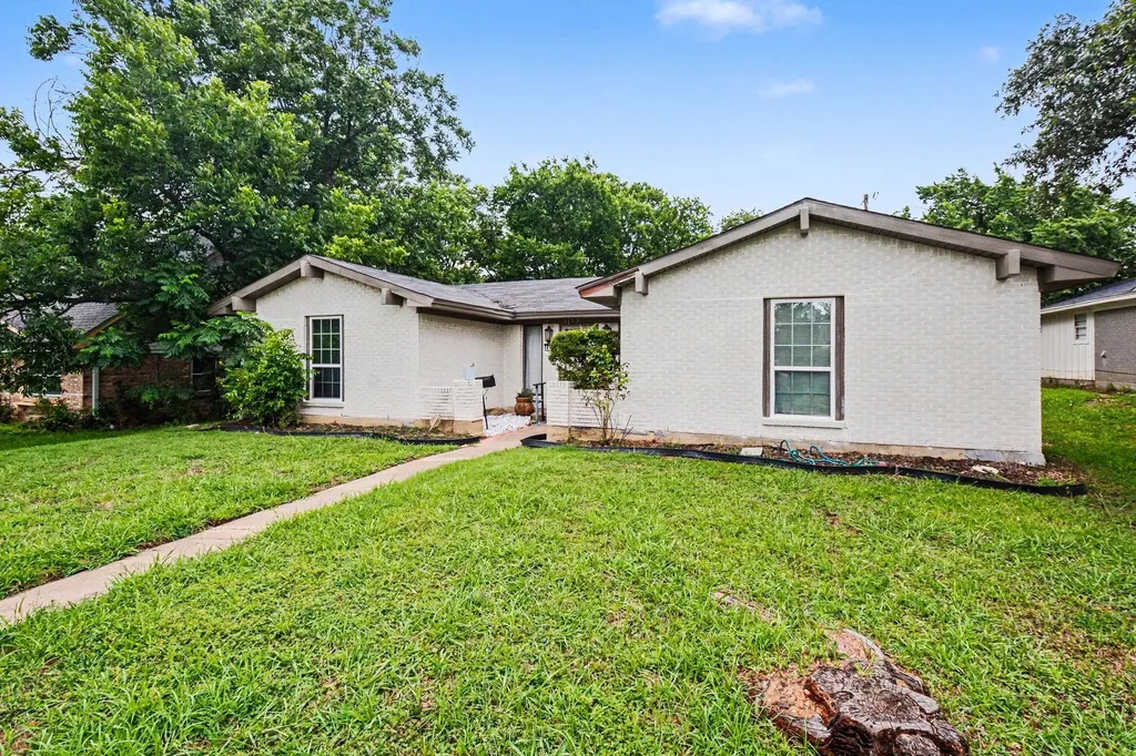4133 Logan Street Irving TX 75062
