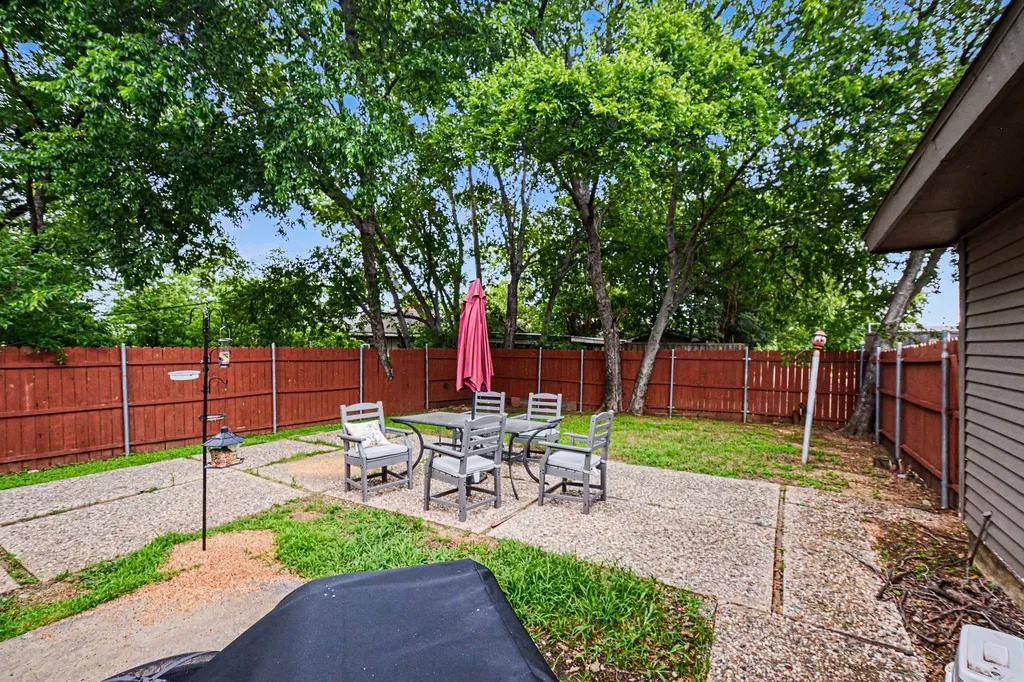 4133 Logan Street Irving TX 75062