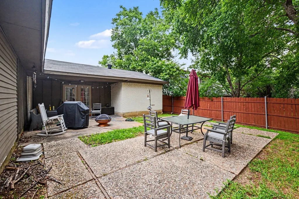 4133 Logan Street Irving TX 75062