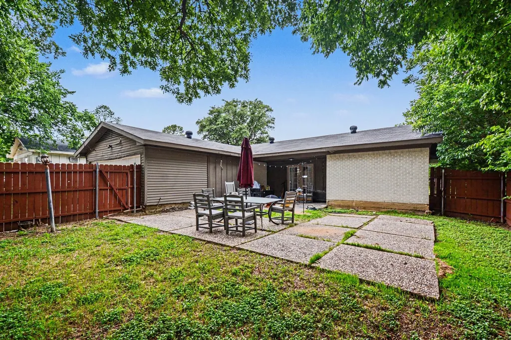 4133 Logan Street Irving TX 75062