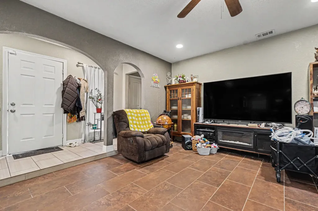 4133 Logan Street Irving TX 75062