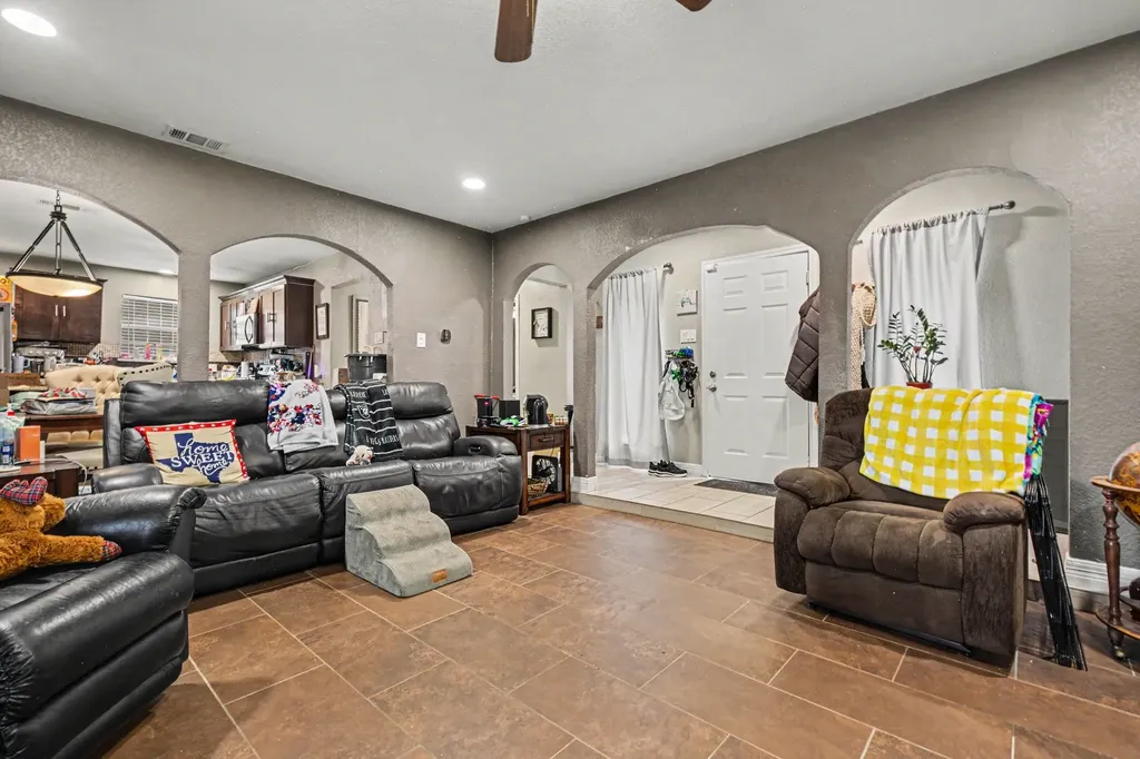 4133 Logan Street Irving TX 75062