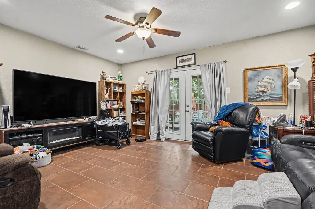 4133 Logan Street Irving TX 75062