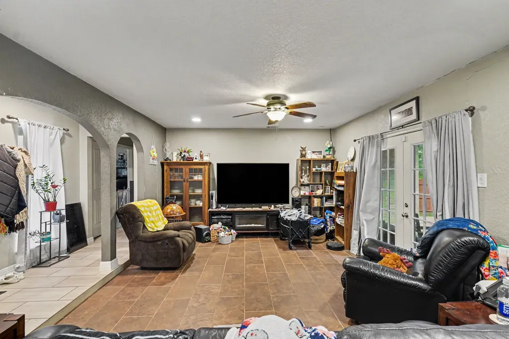 4133 Logan Street Irving TX 75062