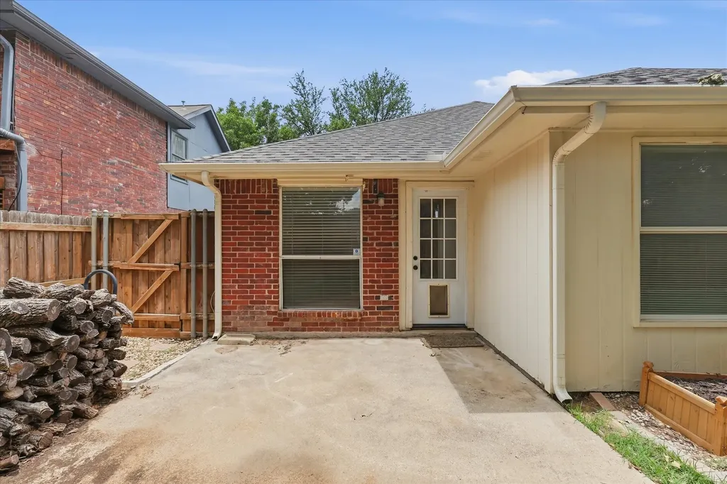 1424 Ridgecreek Drive Lewisville TX 75067
