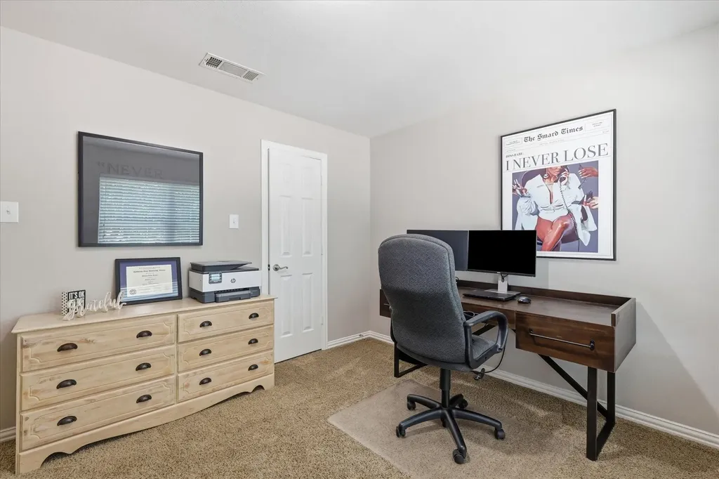 851 Branch Crossing Lantana TX 76226