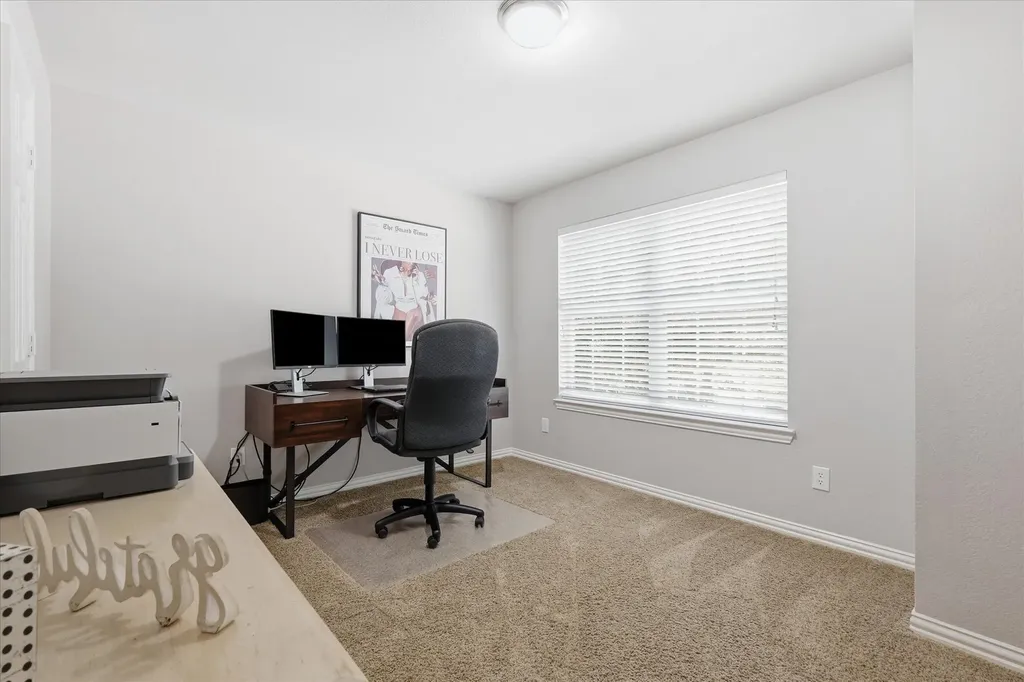 851 Branch Crossing Lantana TX 76226