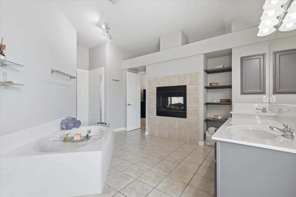 851 Branch Crossing Lantana TX 76226