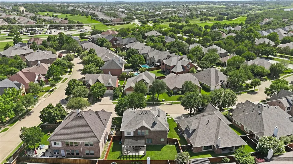 851 Branch Crossing Lantana TX 76226