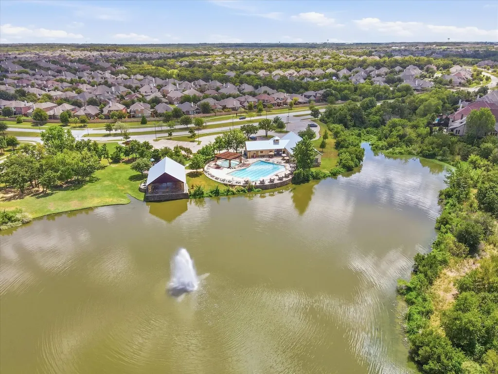 851 Branch Crossing Lantana TX 76226