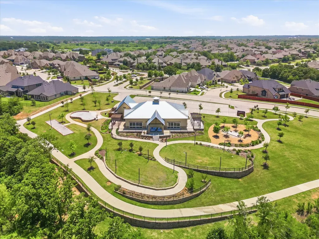 851 Branch Crossing Lantana TX 76226