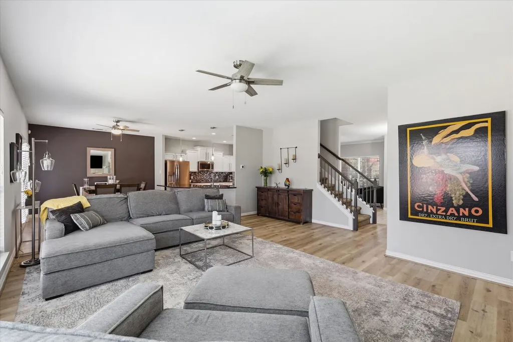 851 Branch Crossing Lantana TX 76226