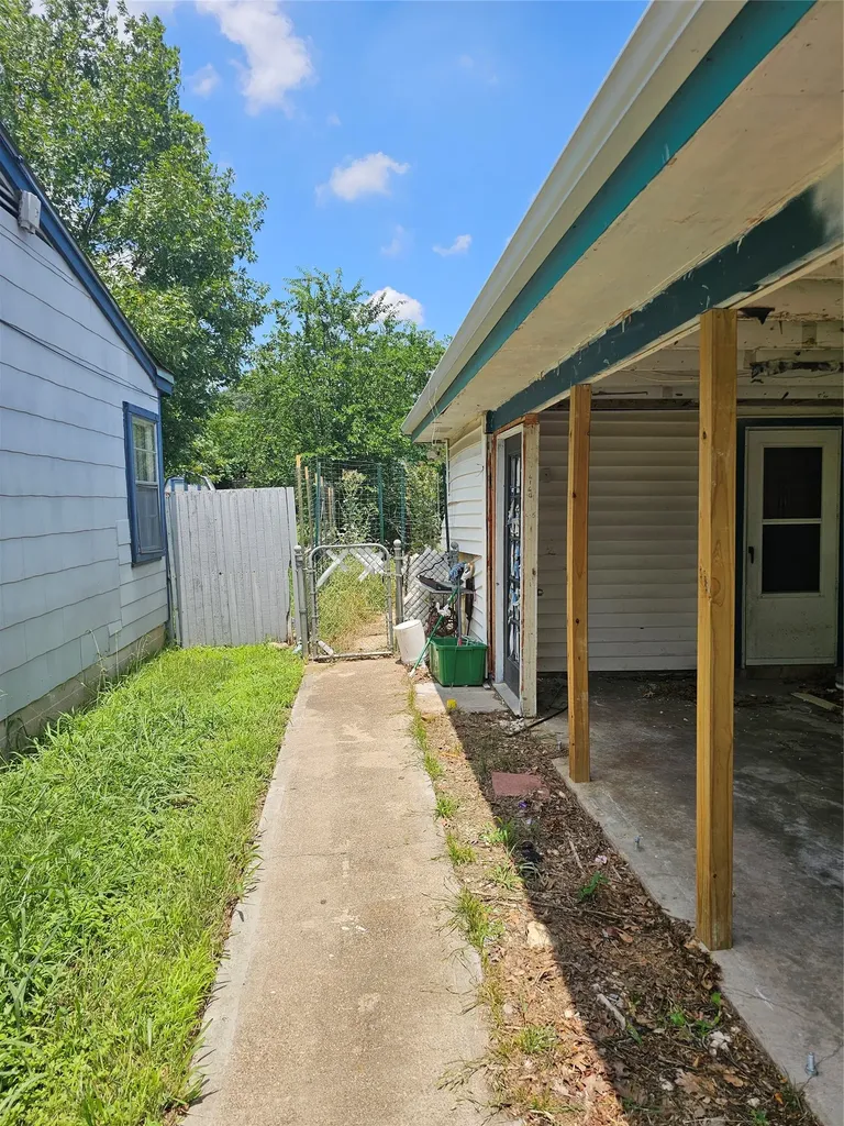 1420 Edney Street Fort Worth TX 76115