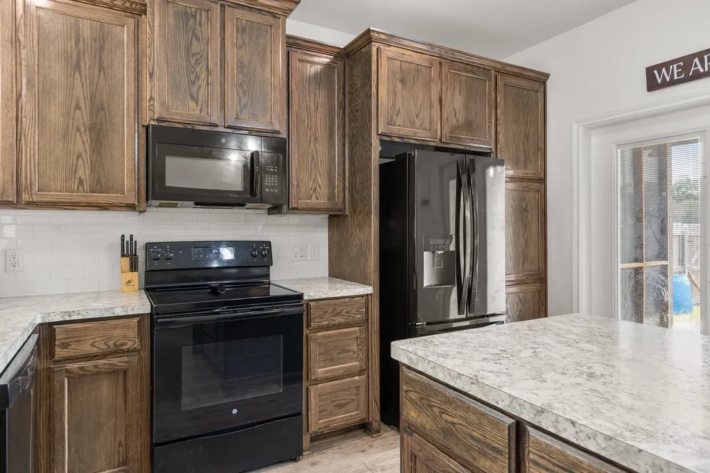 300 N Bermuda Street Lacy Lakeview TX 76705