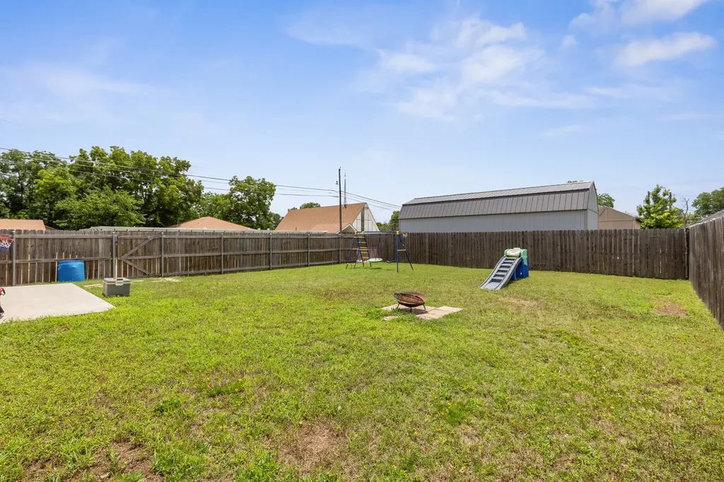 300 N Bermuda Street Lacy Lakeview TX 76705