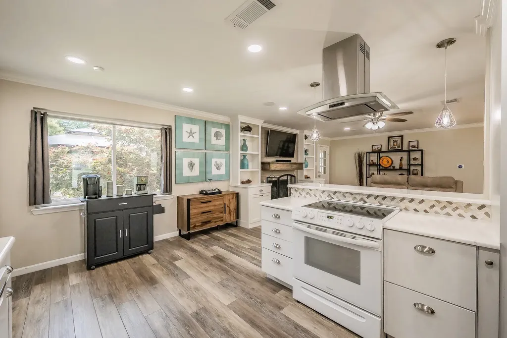 5004 Blackstone Drive River Oaks TX 76114