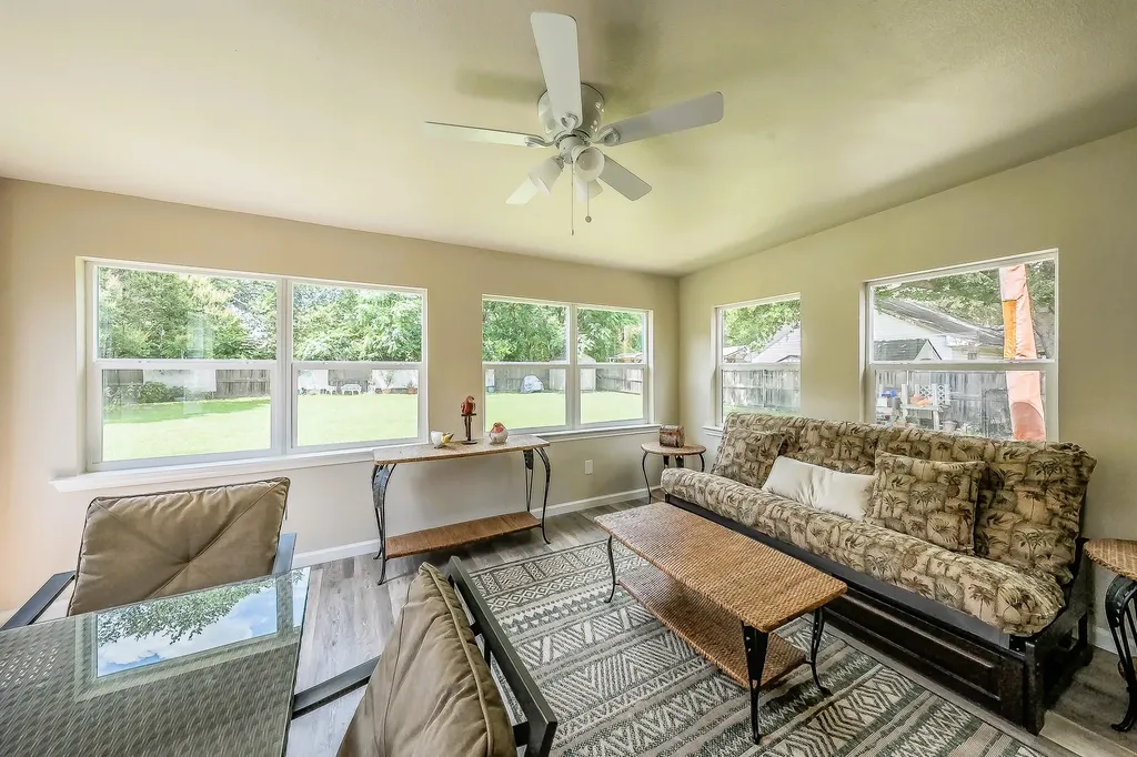 5004 Blackstone Drive River Oaks TX 76114
