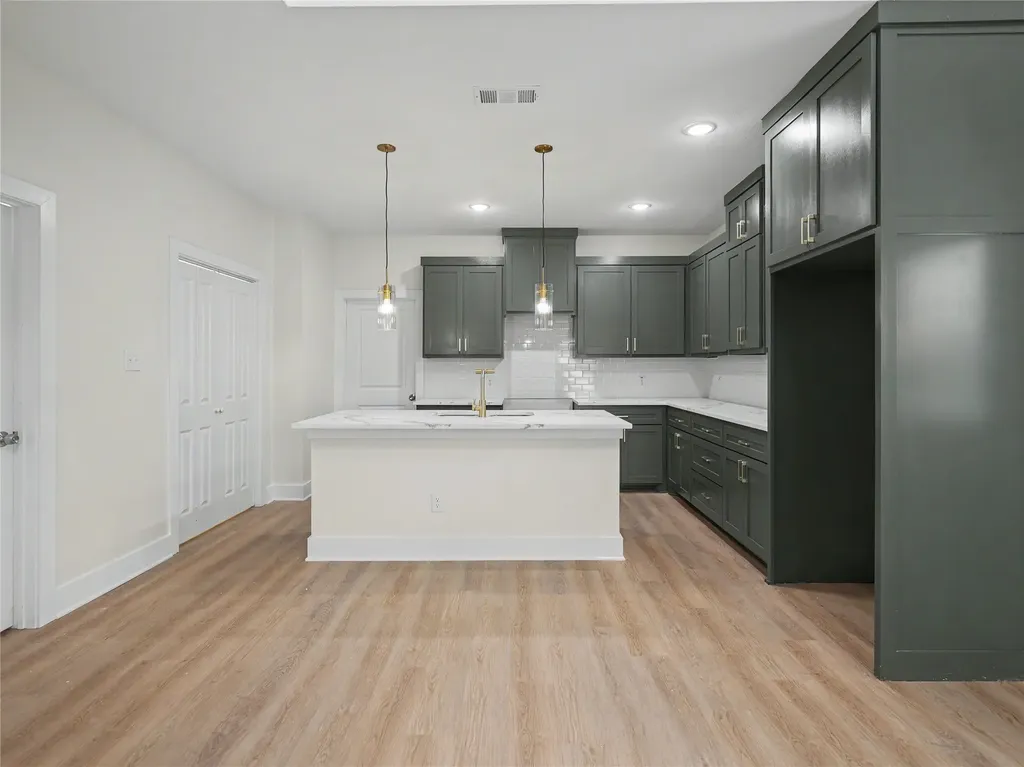 1163 Blalock Avenue Fort Worth TX 76115