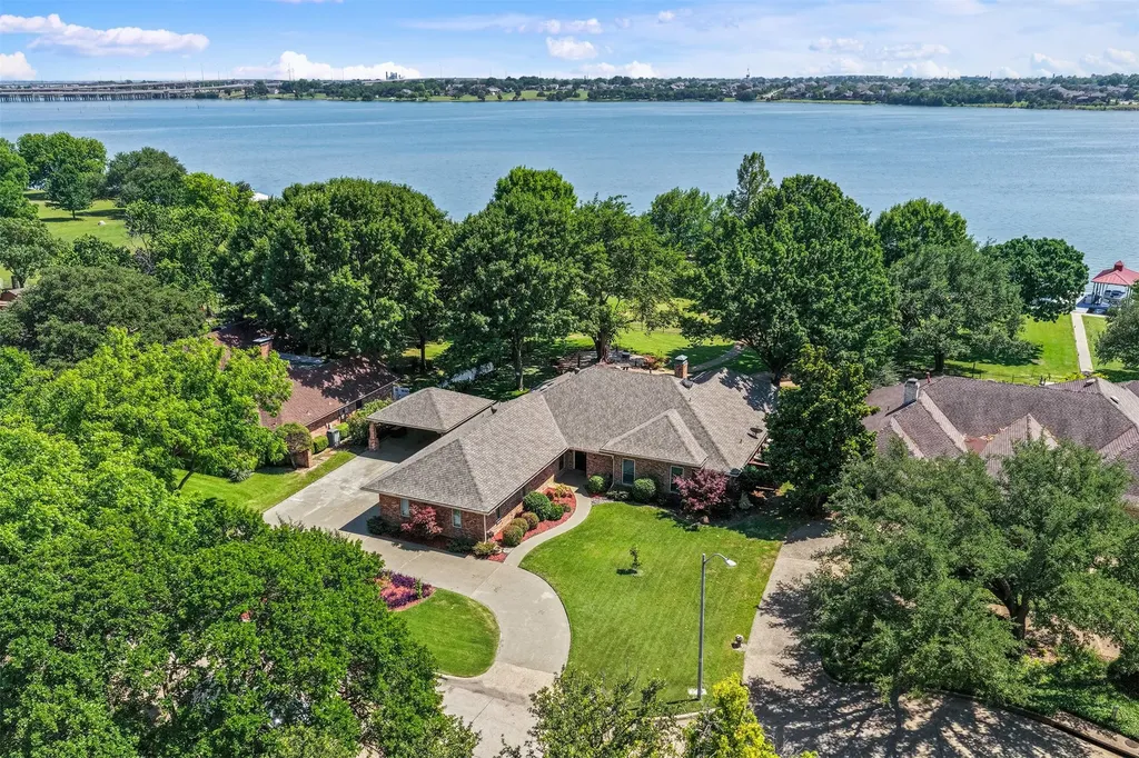 14 Victoria Drive Rowlett TX 75088