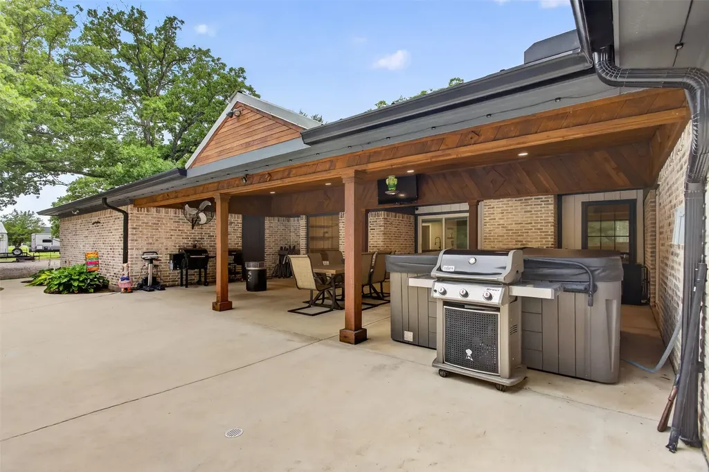9681 County Road 4091 Scurry TX 75158