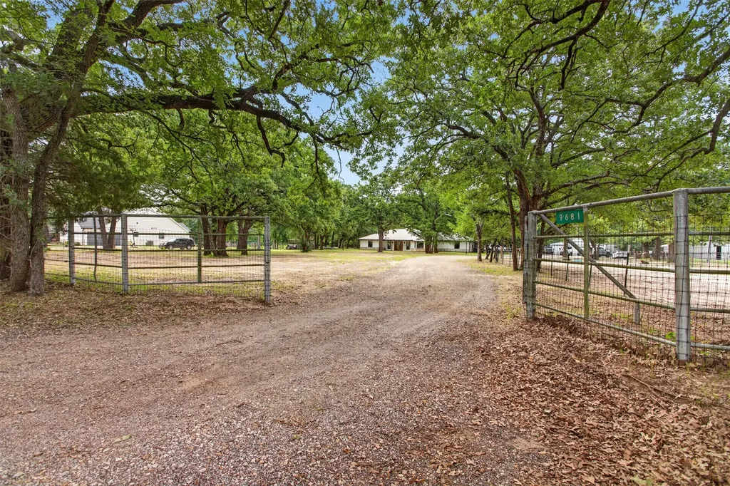 9681 County Road 4091 Scurry TX 75158
