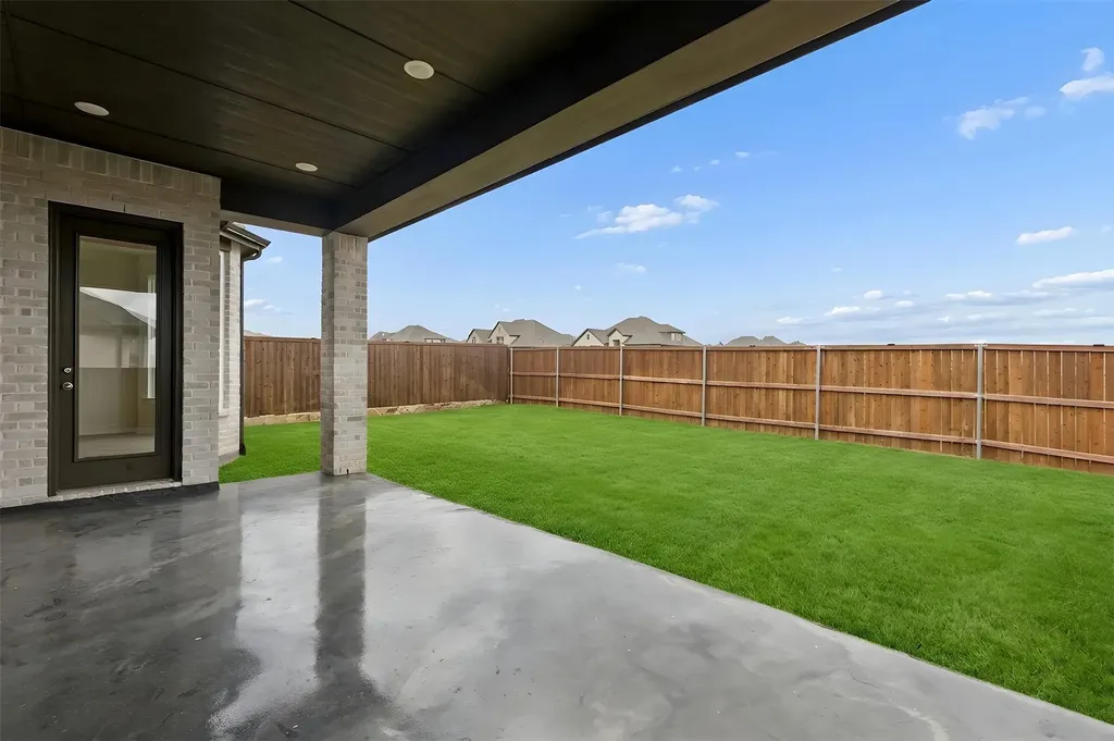 1729 Boxwood Row Drive Aubrey TX 76227