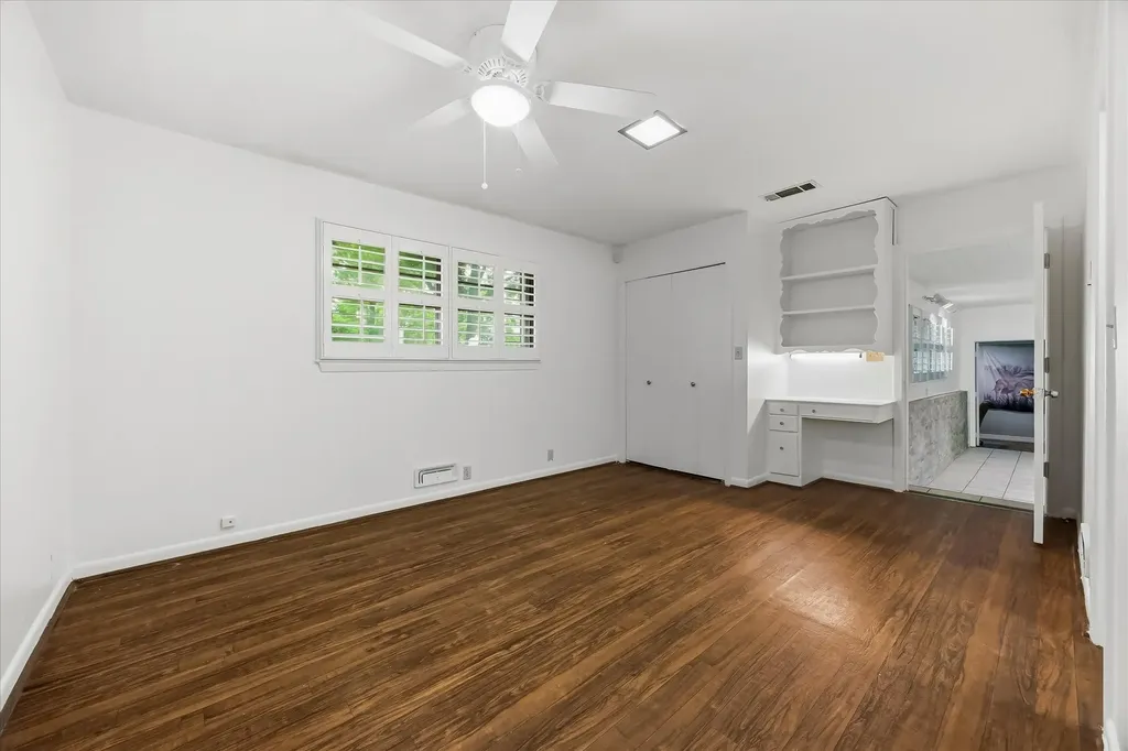 110 W Crockett Street Wolfe City TX 75496