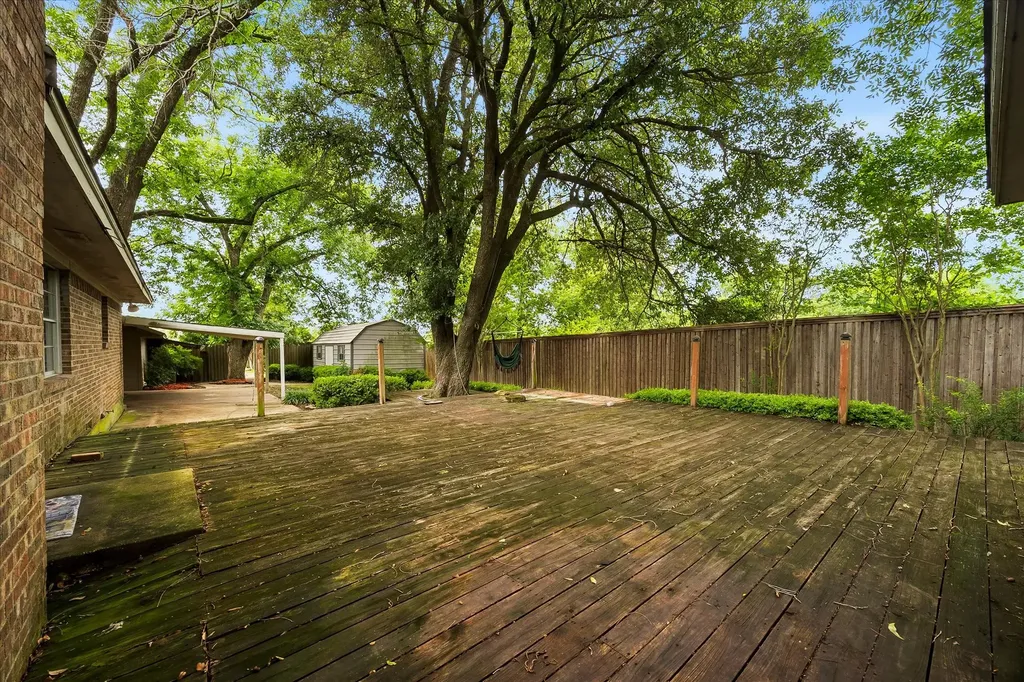 110 W Crockett Street Wolfe City TX 75496