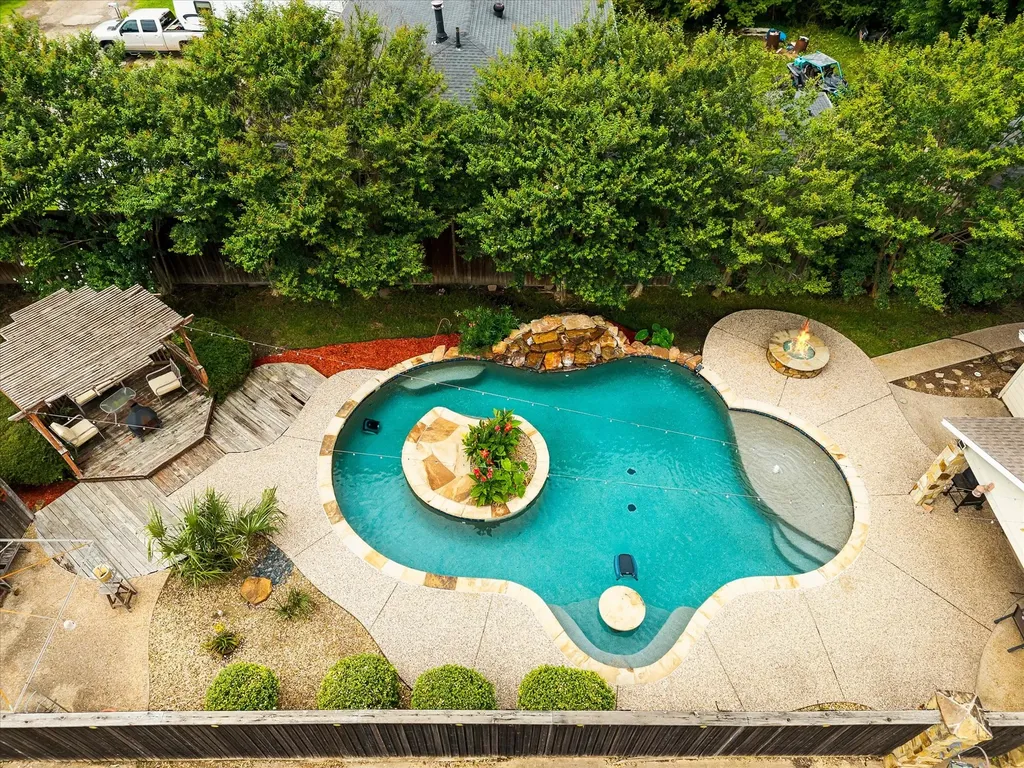 110 W Crockett Street Wolfe City TX 75496