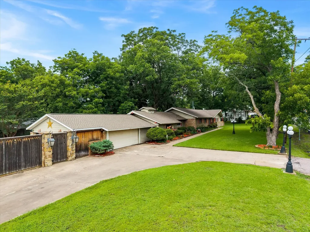 110 W Crockett Street Wolfe City TX 75496