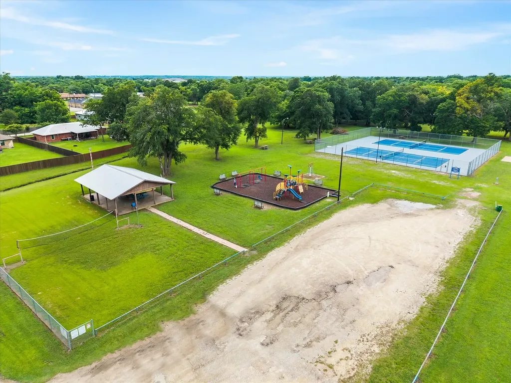 110 W Crockett Street Wolfe City TX 75496
