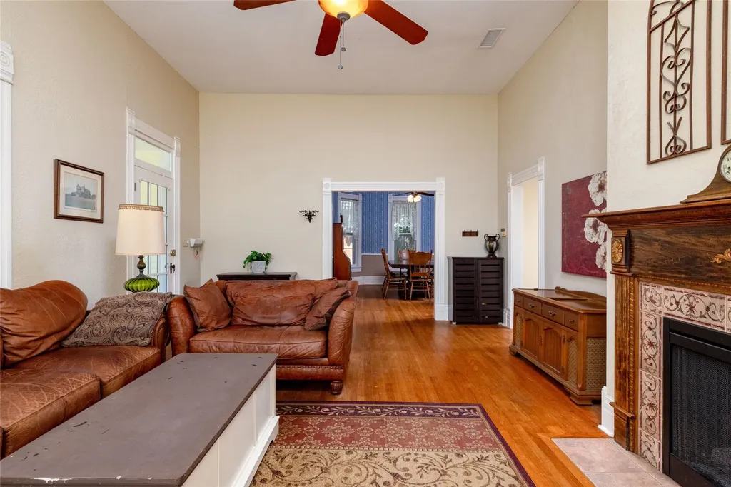 412 W Josephine Street Weatherford TX 76086