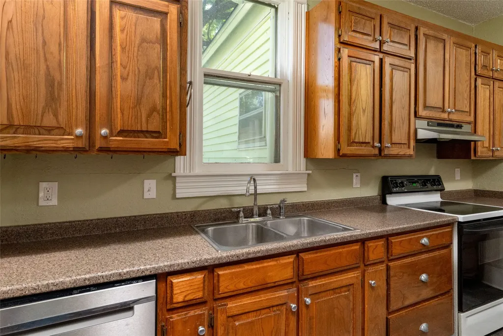 412 W Josephine Street Weatherford TX 76086