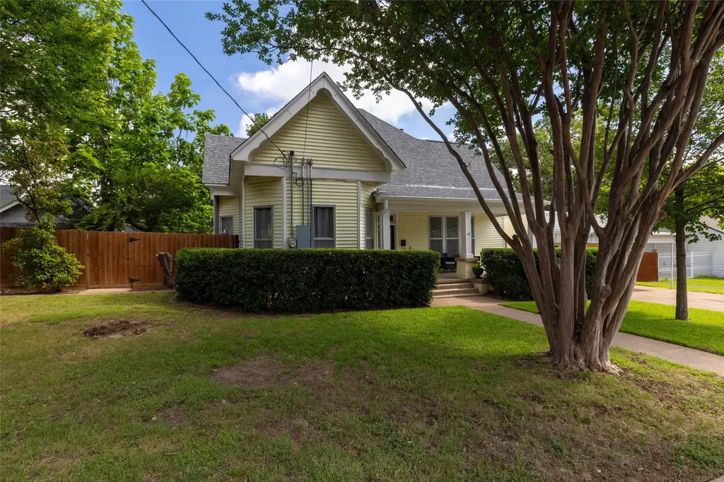 412 W Josephine Street Weatherford TX 76086