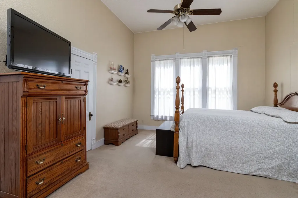 412 W Josephine Street Weatherford TX 76086