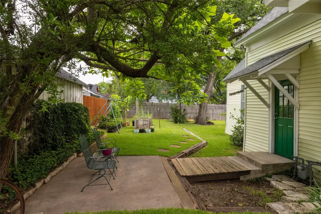 412 W Josephine Street Weatherford TX 76086