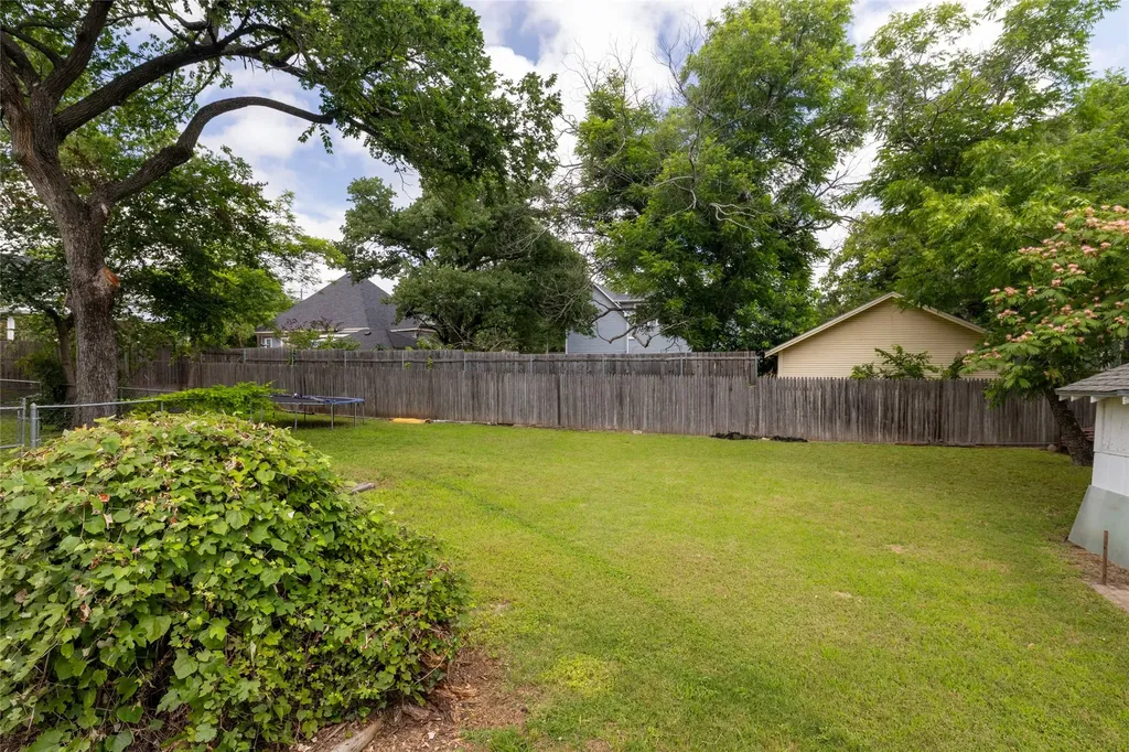 412 W Josephine Street Weatherford TX 76086