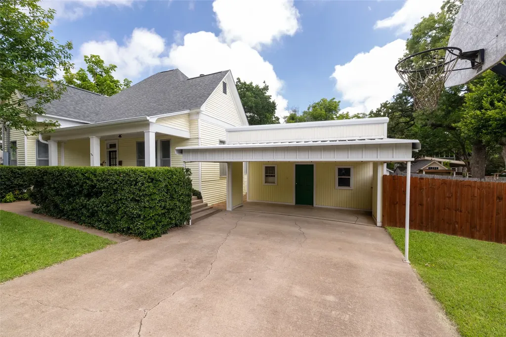 412 W Josephine Street Weatherford TX 76086