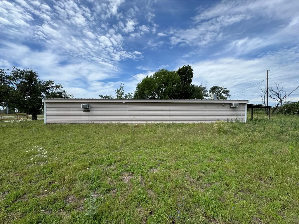 102 N 6 Highway Carbon TX 76435