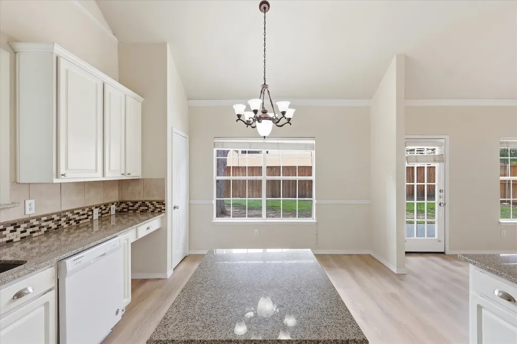 105 Dorsett Drive Irving TX 75063