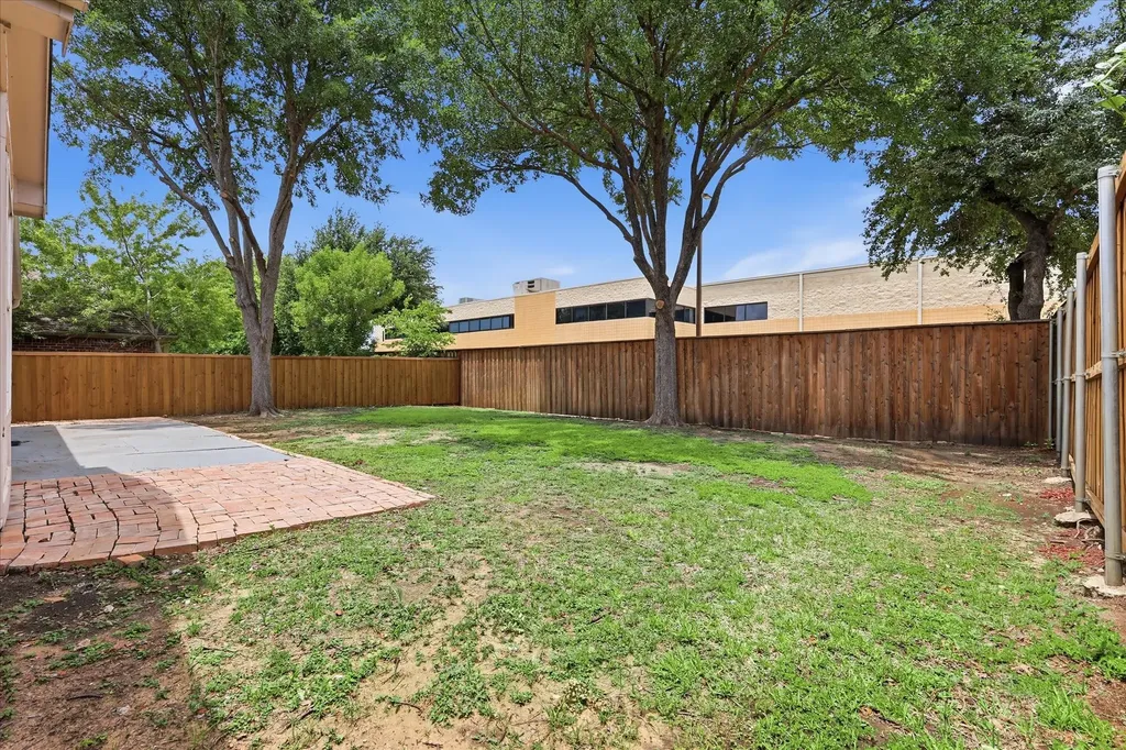 105 Dorsett Drive Irving TX 75063